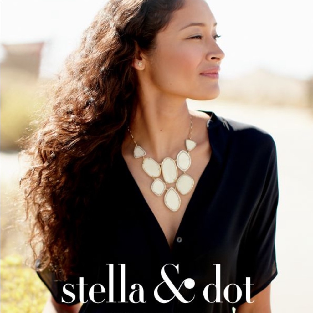 Stella & Dot Fiona Bib Necklace